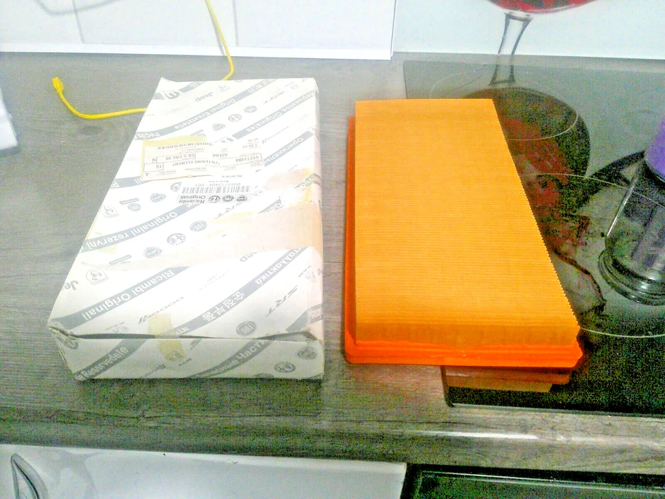 genuine fiat 500/fiat panda air filter new - Image 1 of 1