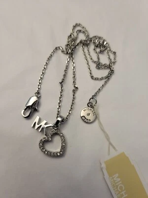 Collar Michael Kors Silvertone Corazón Dije 18 Pulgadas Nuevo con Etiquetas Foto 1 de 4