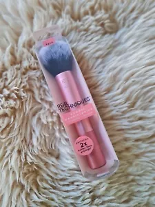 Real Techniques Powder Brush - Picture 1 of 9