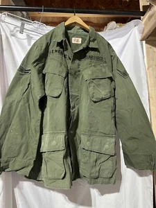 VTG 1969 Vietnam US Air Force Coat SZ Med OG 107 Class I Wind Resistant NAMED - Picture 1 of 8