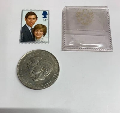 Sello y conjunto de monedas conmemorativas de boda 1981 del príncipe Carlos Diana Spencer Foto 1 de 4