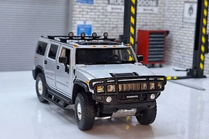 Hummer H2 Silver 1:32 Scale Car - Picture 1 of 6