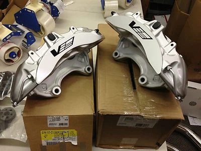 2009-12 Cadillac CTS-V GM OEM Brembo Silver 6 Piston Front Calipers Only Pair  - Image 1 of 4