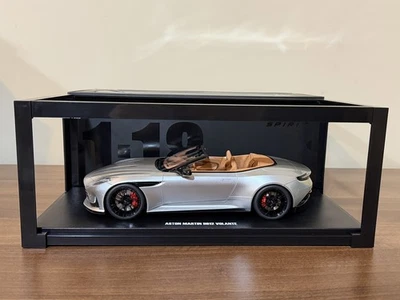 GT Spirit - 1:18 Aston Martin DB12 Volante Silver 2023 - Limited Edition Resi... - Image 1 of 4