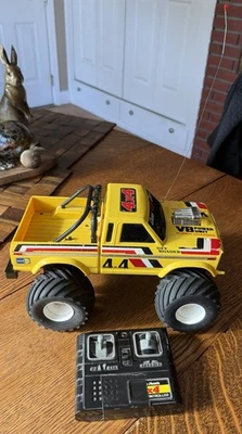 Vintage 80's Radio Shack 4x4 Off-Roader RC Monster Truck w/remote sold as-is - Image 1 of 4