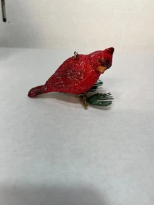 Vögel blühen Weihnachten Kardinal Ornament mit Tannenzapfen & Glitzer Akzenten - Bild 1 von 5