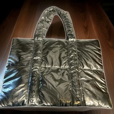 Bolso de Mano Bath and Body Works 2024 Plateado Hinchado Black Friday Nuevo con Etiquetas Foto 1 de 4