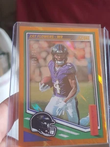 2025 Panini Score: Zay Flowers [Lava] #267 /799 - Foto 1 di 3