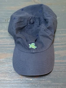 J Bailey Jungen Chino marineblau Baseballmütze Kappe Schildkröte bestickt Größe 6-8 gebraucht, in einwandfreiem Zustand - Bild 1 von 6