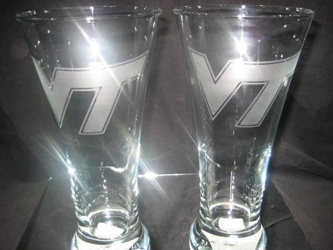 VIRGINIA TECH HOKIES 2 ETCHED LOGO 20oz PILSNER GLASSES Cover