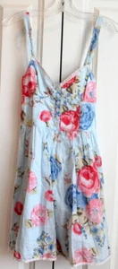 Vestido de sol Abercrombie Kids A & F talla S rosa azul con flores caladas - Imagen 1 de 3