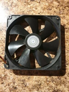 Cooler Master | 140 x 25mm czarny 3-pinowy wentylator obudowy - Zdjęcie 1 z 3