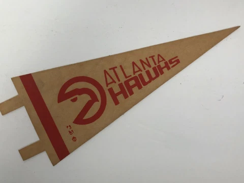 ATLANTA HAWKS VINTAGE 1970'S NBA MINI PENNANT Cover
