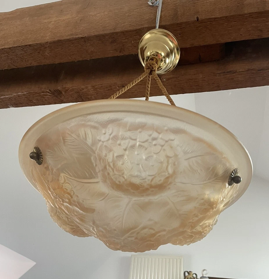 Antigua araña francesa Art Deco de vidrio cúpula techo melocotón floral hortensia Foto 1 de 4