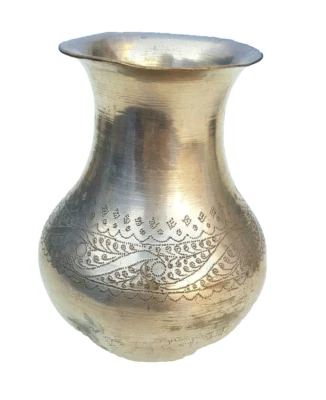 Antigua olla de agua bendita vintage antigua de latón hecha a mano hermoso diseño grabado Foto 1 de 4