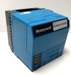 Honeywell RM7823 A 1016 Burner Control w/ Ultraviolet Flame Amplifier FAST SHIP - Picture 1 of 5