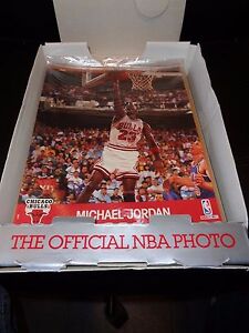 1990 NBA Hoops Action Photos 8x10 boîte brillante COMPLÈTE (50 PHOTOS) Jordan Bird-RARE