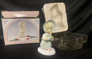 PRECIOUS MOMENTS 1989 December GIRL With Box - Picture 1 of 10
