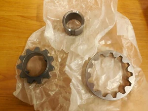 Mercedes M102 W123 W124 W201 Oil Pump Gear Set NEW 1021800504 - Picture 1 of 2