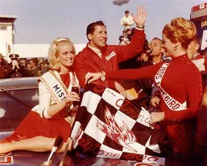 BEAUTIFUL NASCAR HALL OF FAMER MARIO ANDRETTI 8X10 PHOTO W/BORDERS - Picture 1 of 1