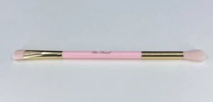 Too Faced Eye Shadow Cosmetic Brush NW-O BOX - Picture 1 of 7