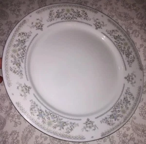 10 1/2” China Dinner Plate - Pale Blue & Green Flowers Made In China - Picture 1 of 4