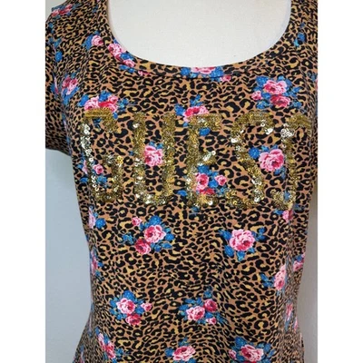 Top GUESS Floral Estampado Leopardo Lentejuelas Logo XL Manga Corta Cuello Redondo Elástico Foto 1 de 4
