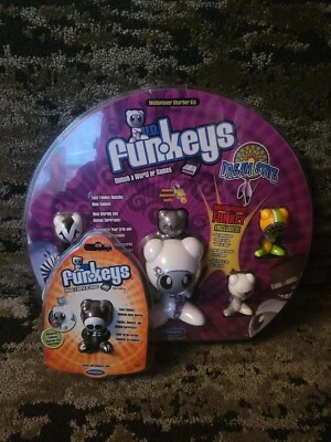 Funkeys Raro Starter Kit Multigiocatore Con Bonus Skelton Funkey! - Immagine 1 di 4