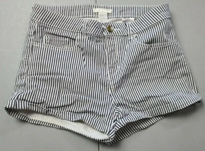 H&M 女式 4 码 (28x2) 细条纹短弹力黑白夏季短裤 — 第 1/4 张图片