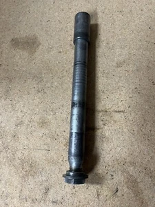 YAMAHA YZ250 2002 FRONT AXLE YZ125 YZ250F 1998-2004 FRONT AXLE 5BE-25181-00-00 - Picture 1 of 4