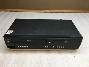 Combo de 4 cabezales VHS grabadora de casete de video y reproductor de DVD Sanyo FWDV225F - Imagen 1 de 8