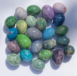 24 Vtg Hand Carved Genuine Stone Alabaster Marble Eggs Colored Italy 2 Dozen - Picture 1 of 18