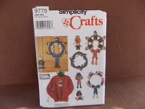 Simplicity Seasonal Decorations using Paper Piecing Patchwork Techniques Uncut - Picture 1 of 2