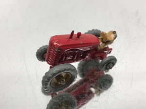 LESNEY MATCHBOX 4 MASSEY HARRIS TRACTOR - GMW -RED 3inch- FACTORY ERROR - 368 - Imagen 1 de 8