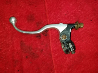 YZ250 YAMAHA 1994 (LOTE 2) EMBRAGUE PERCHA Y SOPORTE PALANCA Foto 1 de 2