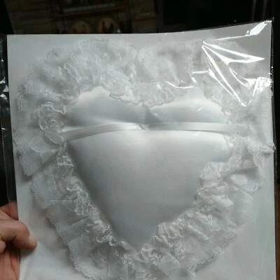 Almohada corazón encaje satinado bodas simpatía  Foto 1 de 2