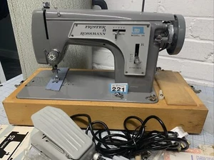 Frister & Rossmann Model 35 Vintage Electric Sewing Machine good condition - Picture 1 of 19