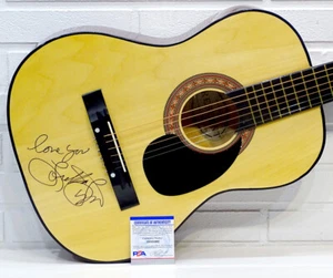 RARE!! LORETTA LYNN Signed AUTOGRAPH on Country Music Guitar with PSA/DNA COA - Picture 1 of 9