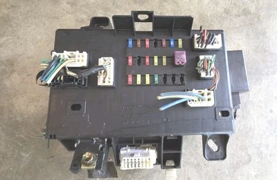 Toyota Tacoma 2005-2010 IPDM motor relé de fusibles caja de conexiones fabricante de equipos originales Frm 05 Foto 1 de 3