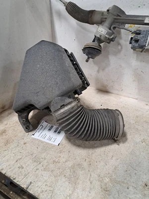 Purificador de aire/filtro de aire carcasa 2014 Town & Country Van Sku#4294188 Foto 1 de 4