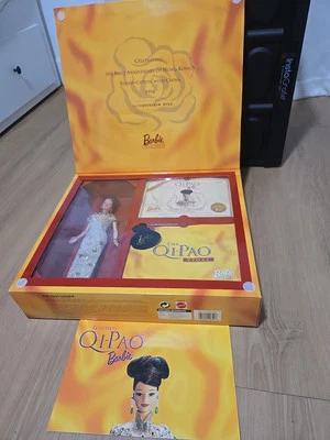 Barbie Qi-Pao Dorada 1998 Edición Limitada Edición Aniversario RARA NUEVA Foto 1 de 4