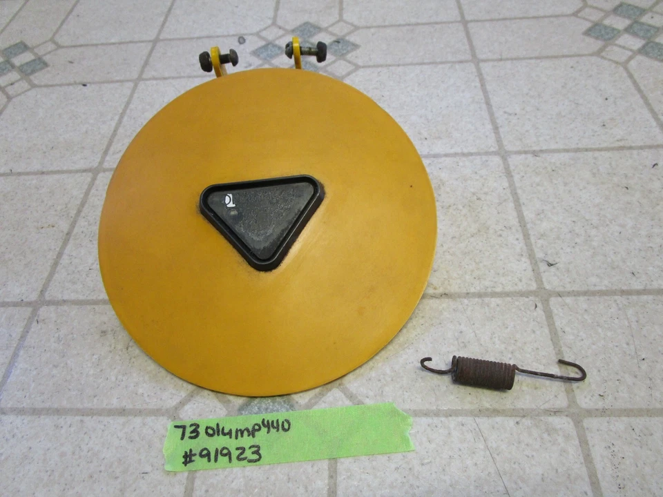 Capucha de moto de nieve vintage 73 Ski Doo Olympique 440 tapa de combustible puerta olímpica Foto 1 de 4