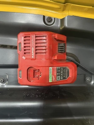 Milwaukee M12 M18 Rapid Charger Wall Mount