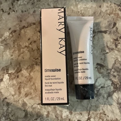 Mary Kay Timewise Matte Wear Liquid Foundation Ivory 6 Combination To Oily NOS - Image 1 of 4