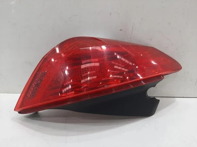 Luz trasera izquierda Peugeot 308 2013 pasajeros 6350CW Foto 1 de 4