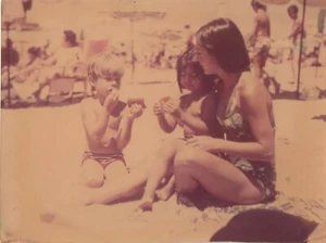 OLD VINTAGE COLOR PHOTO BLONDE BOY GIRL & PRETTY WOMAN IN SWIMSUIT  BEACH SCENE - Picture 1 of 2