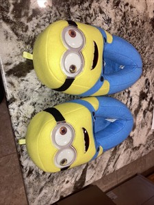mens minion slippers