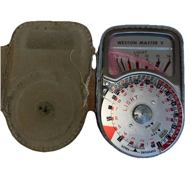 Vintage Weston Master V Universal Exposure Meter Model 748 in Case 35mm Camera - Image 1 of 4