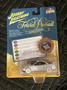 Johnny Lighting Chase Skyline GTR R34 White Lightning Trivial Pursuit - Picture 1 of 2