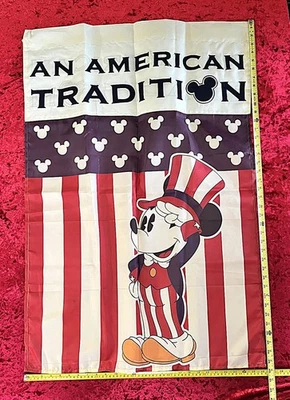 Bandera/estandarte grande de porche de patio Disney 40H x 27W Mickey patriótico, REBAJADO Foto 1 de 2